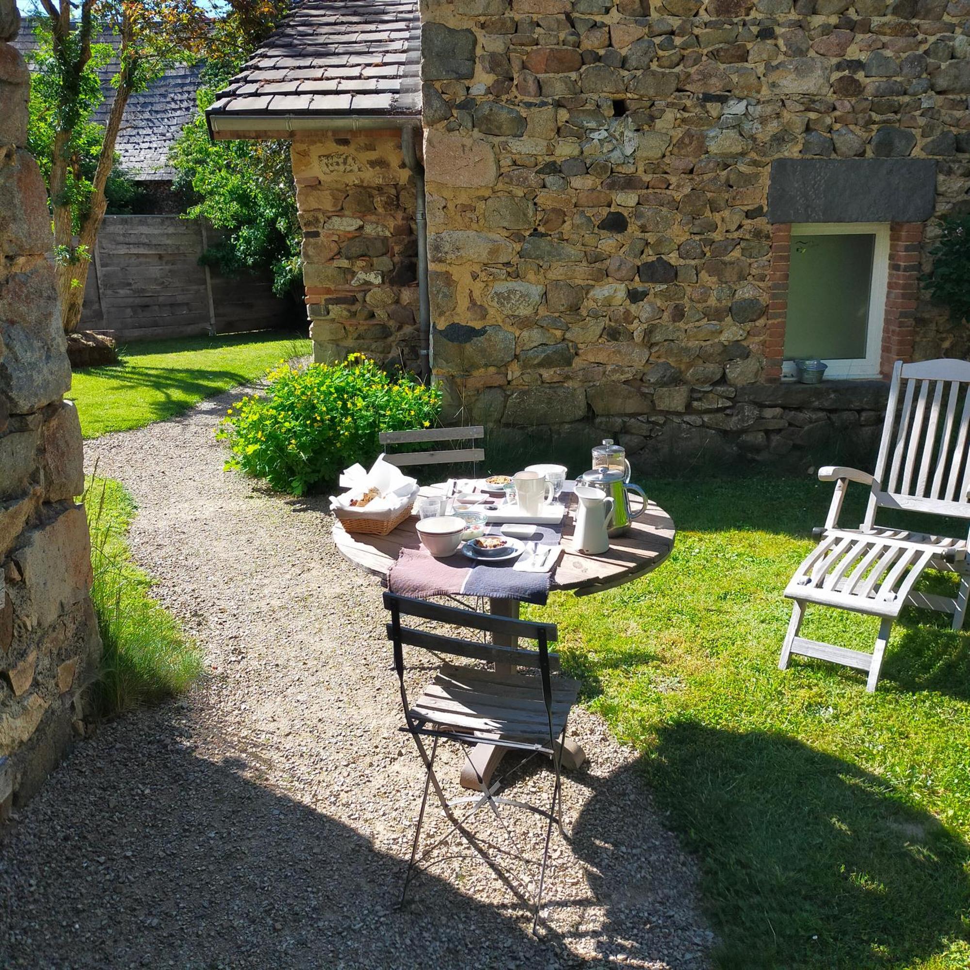 Suites De Campagne Les Eydieux, Petits Dejeuners Inclus Saint-Angel  Zewnętrze zdjęcie