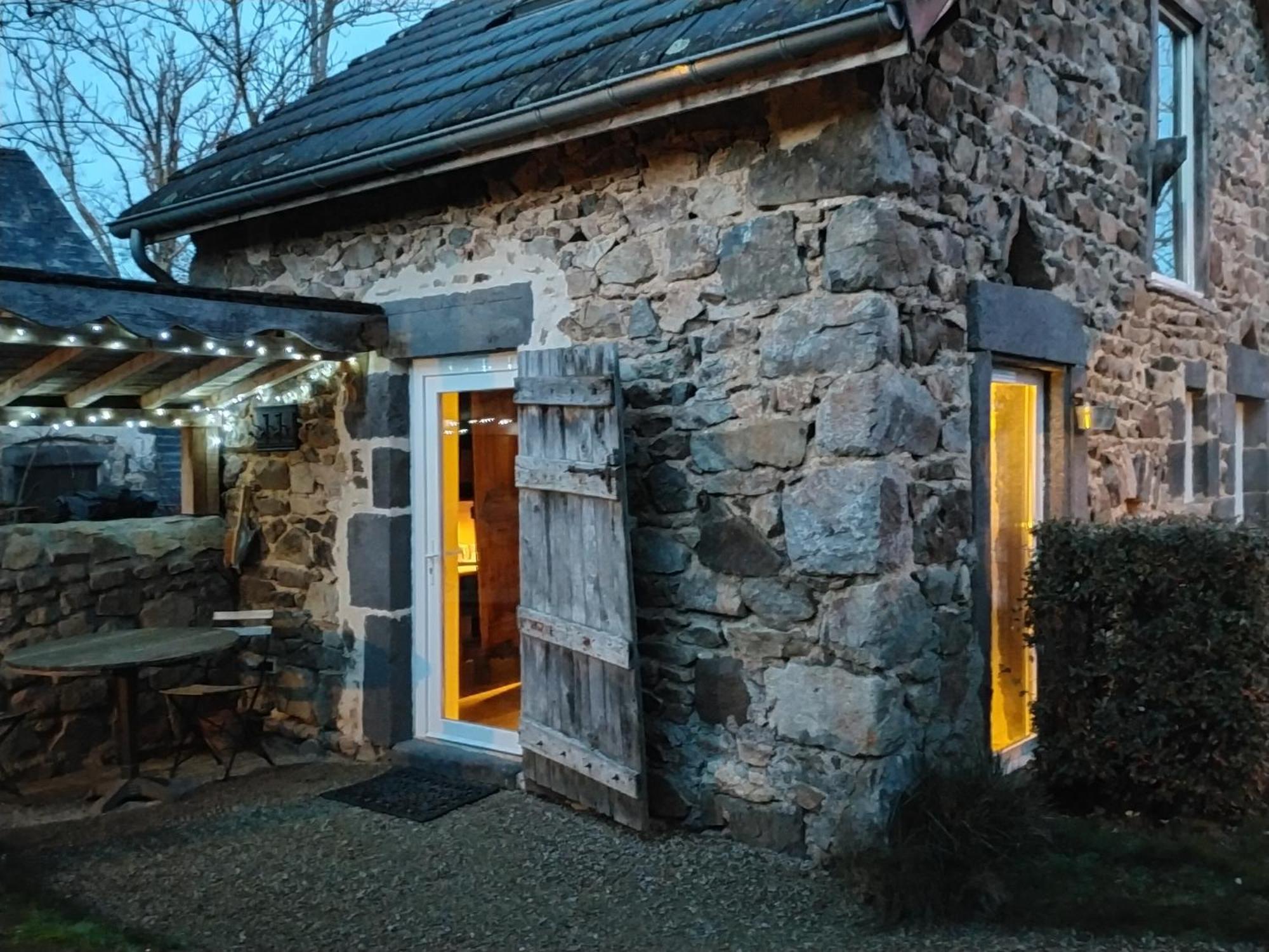 Suites De Campagne Les Eydieux, Petits Dejeuners Inclus Saint-Angel  Zewnętrze zdjęcie